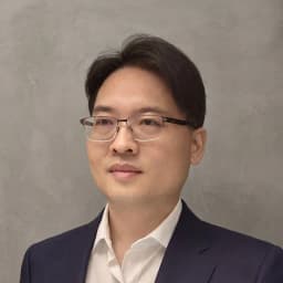 Shan Huang portrait